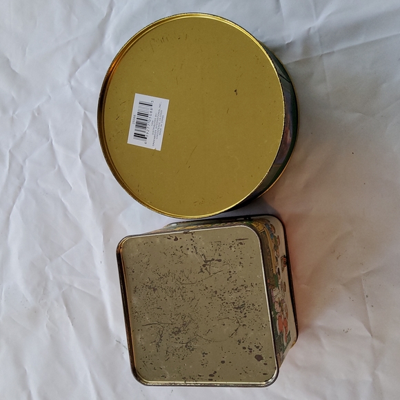 Old Cookie Tins - Picture 6 of 11